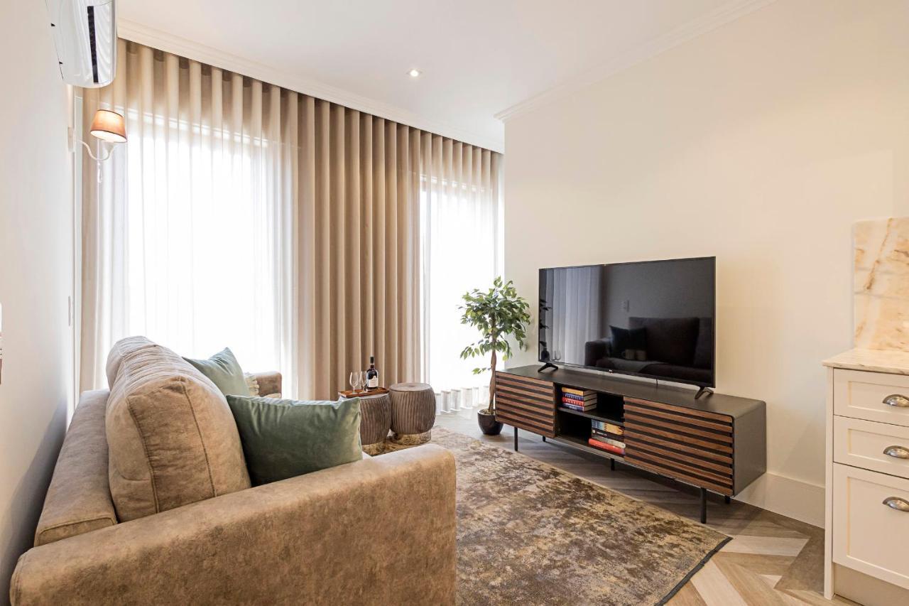 19 Nineteen Suites - Espinho エスピーニョ エクステリア 写真