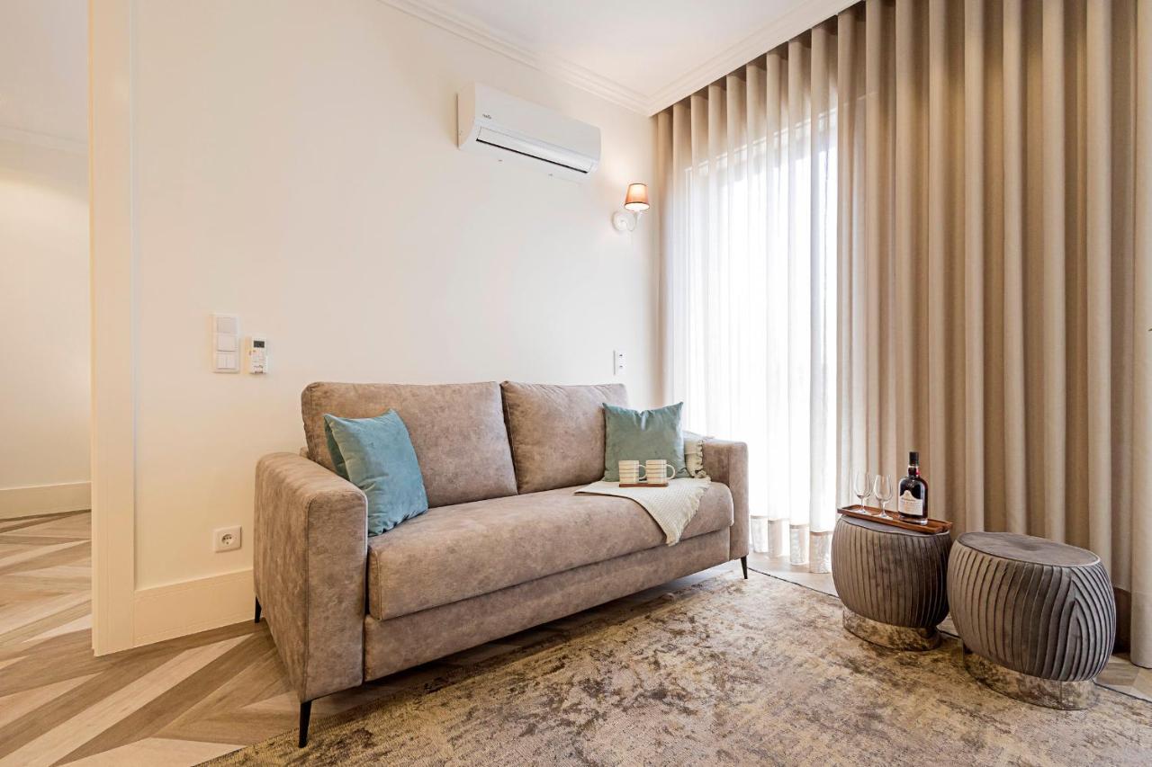 19 Nineteen Suites - Espinho エスピーニョ エクステリア 写真