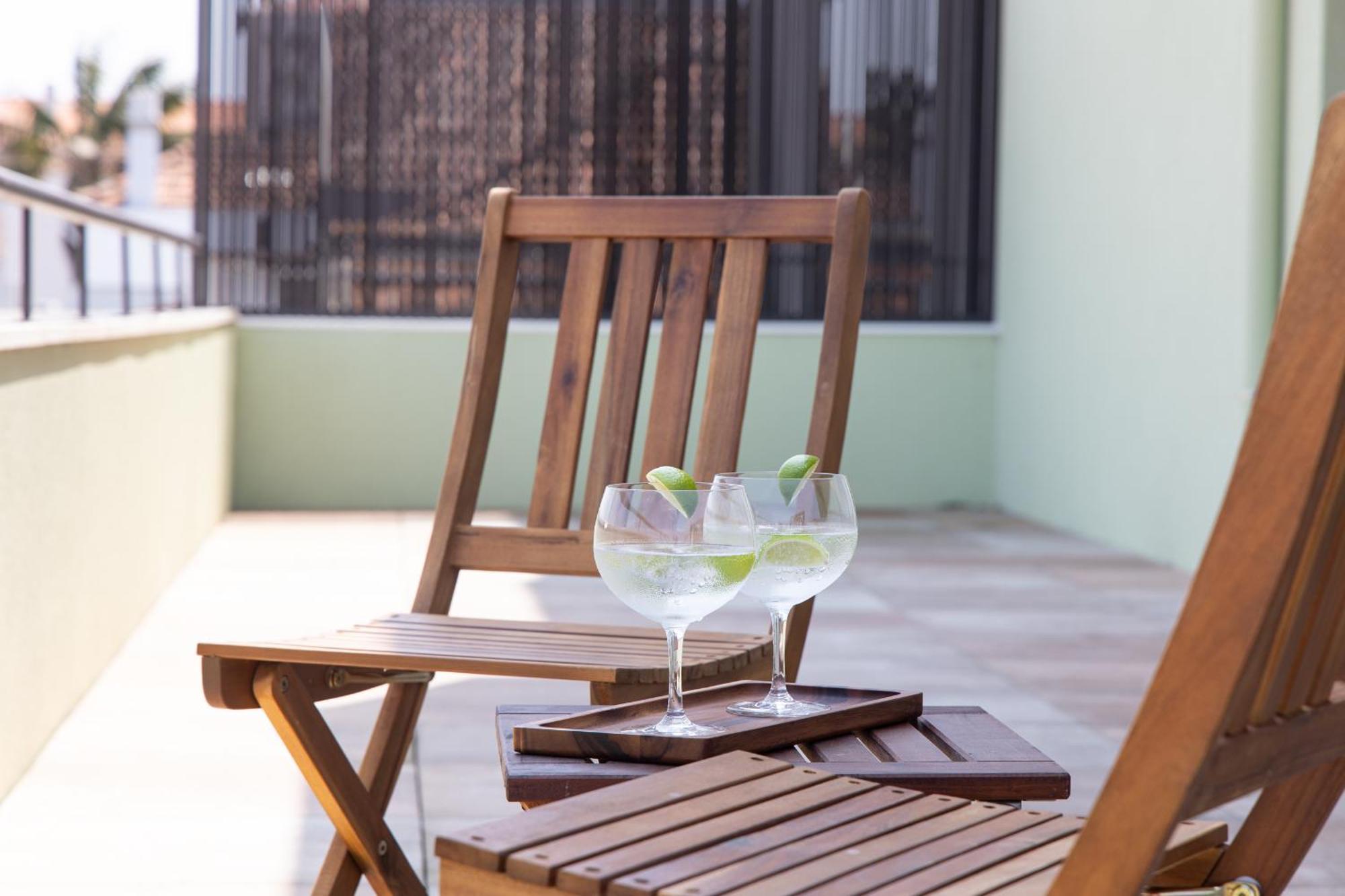 19 Nineteen Suites - Espinho エスピーニョ エクステリア 写真