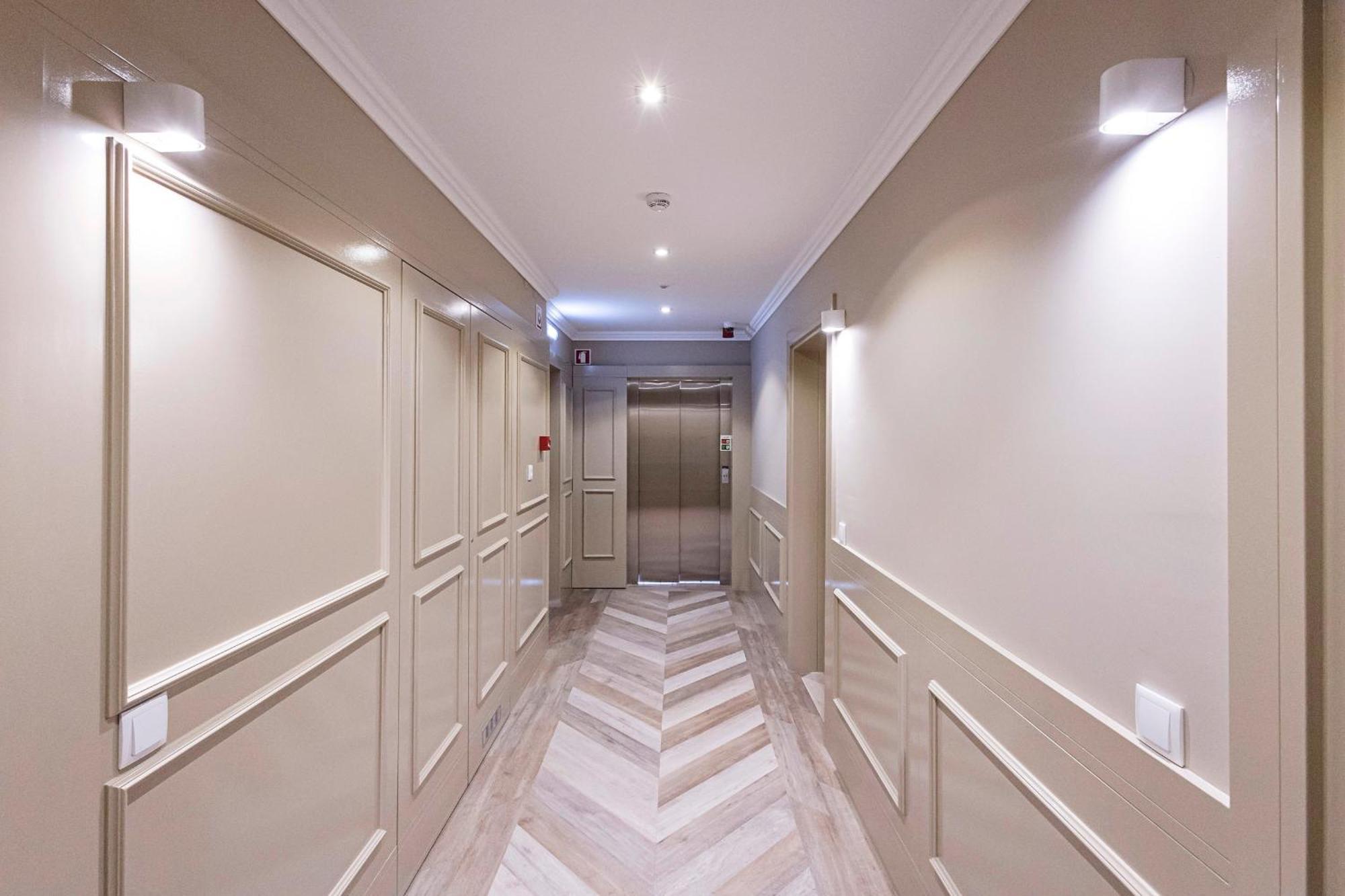 19 Nineteen Suites - Espinho エスピーニョ エクステリア 写真