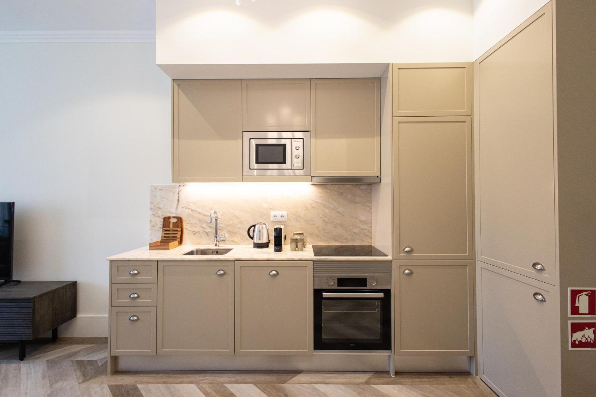 19 Nineteen Suites - Espinho エスピーニョ 部屋 写真