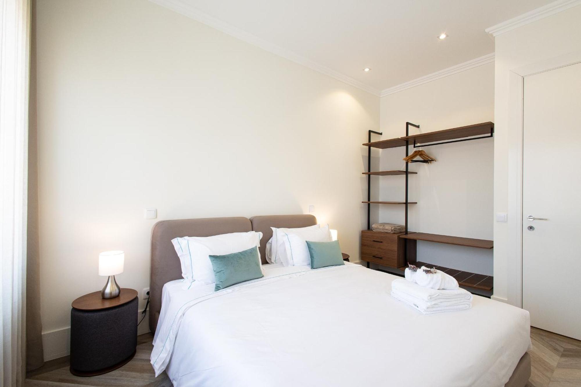 19 Nineteen Suites - Espinho エスピーニョ 部屋 写真