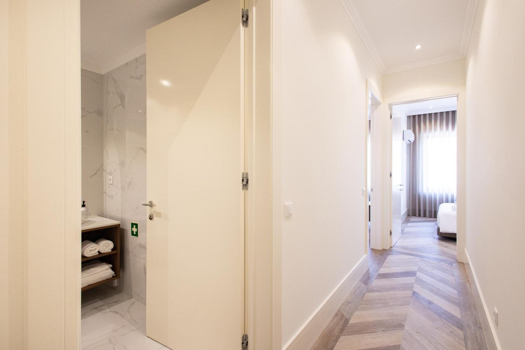 19 Nineteen Suites - Espinho エスピーニョ 部屋 写真